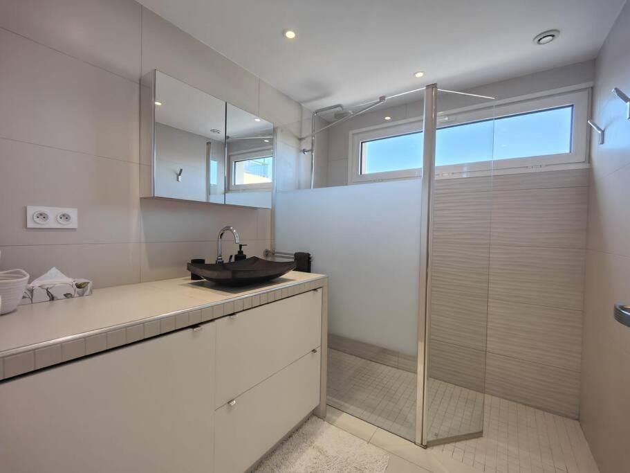 Cannes Vue Mer T2 61M²+ Parking Extérieur photo