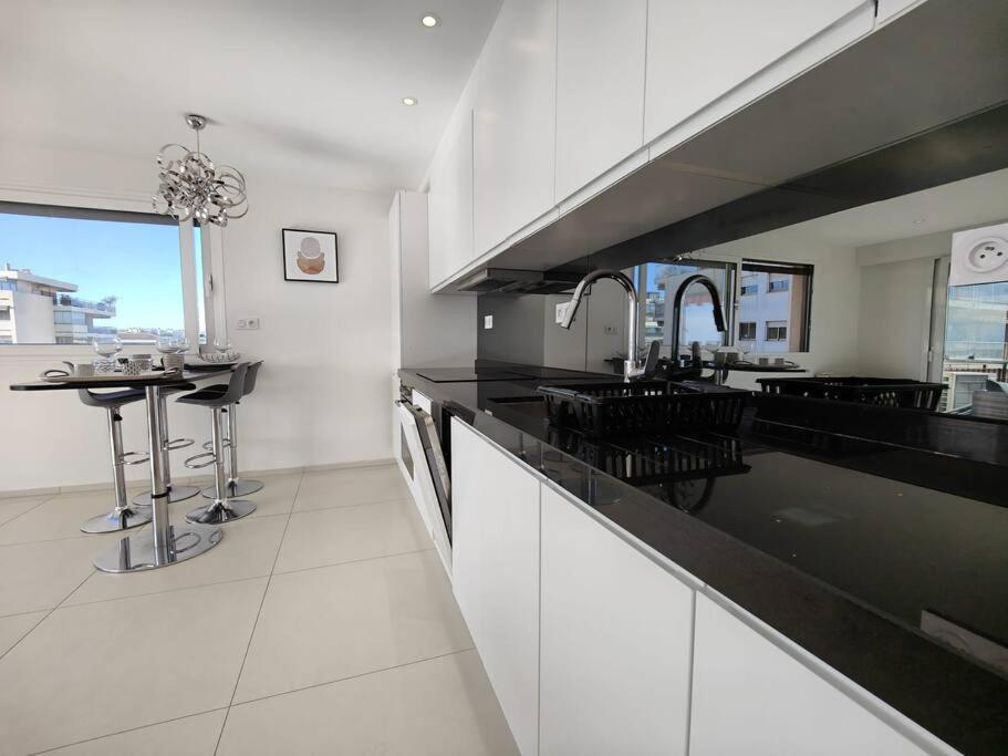 Cannes Vue Mer T2 61M²+ Parking Extérieur photo